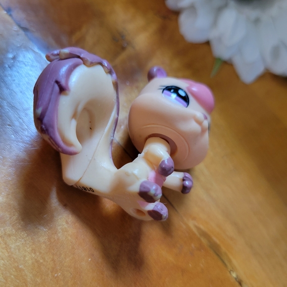 Littlest Pet Shop LPS #1601 Squirrel Yellow Purple Pink Eyes 2007 B - Picture 10 of 11